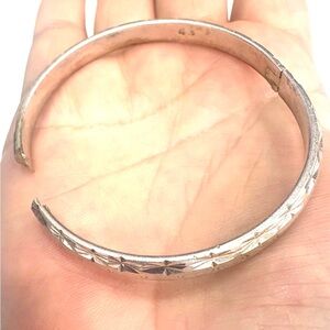 Elegant Silver 925 Bangle Bracelet